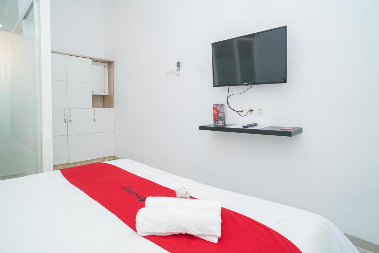 Reddoorz Syariah At Winong Nganjuk Hotel Exterior photo