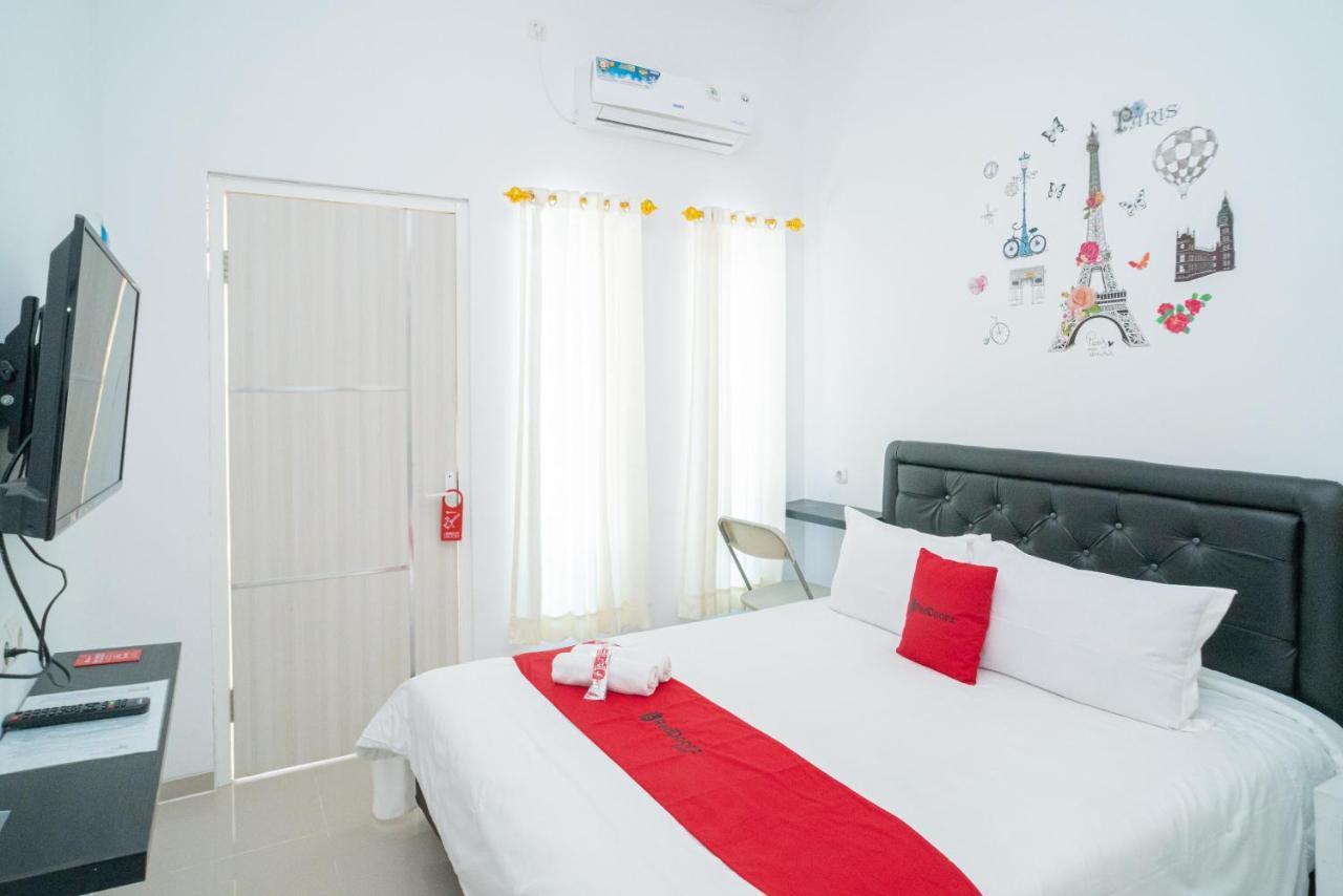 Reddoorz Syariah At Winong Nganjuk Hotel Exterior photo