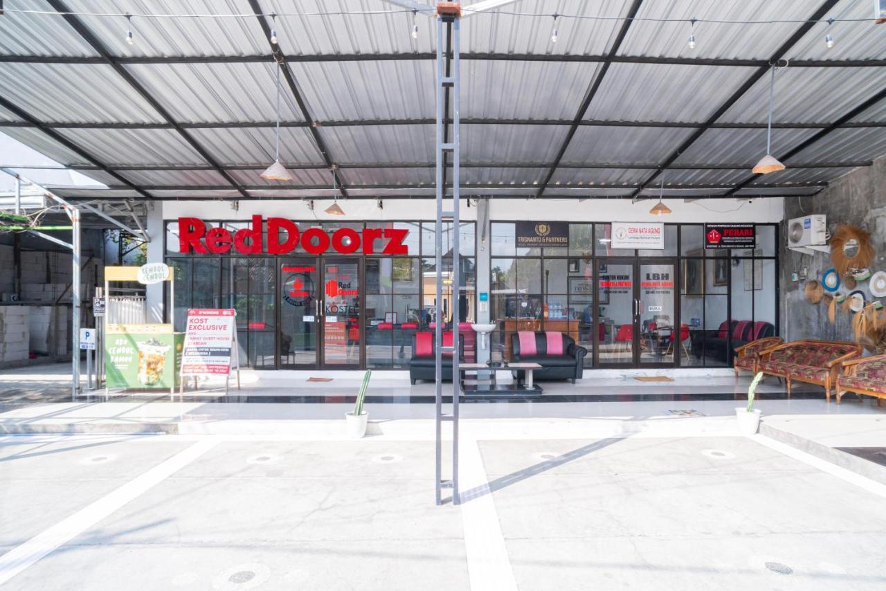 Reddoorz Syariah At Winong Nganjuk Hotel Exterior photo