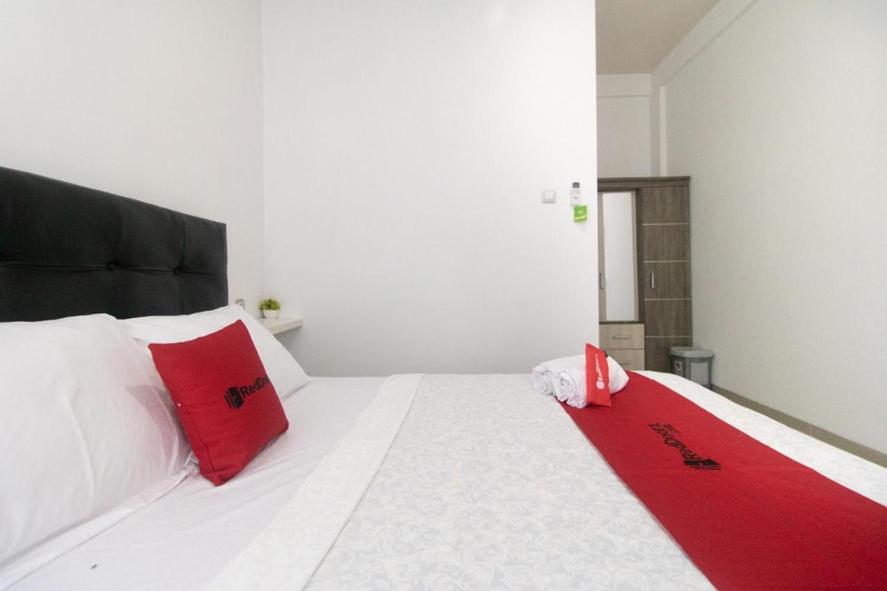 Reddoorz Syariah At Winong Nganjuk Hotel Exterior photo